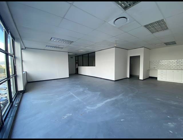114M² OFFICE TO LET IN BROOKLYN